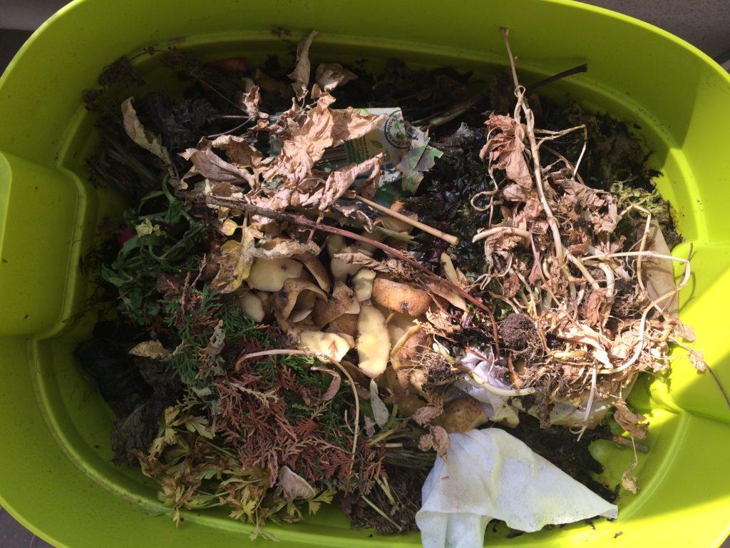 kompost, kompostownik, jak kompostować w domu, urbalive